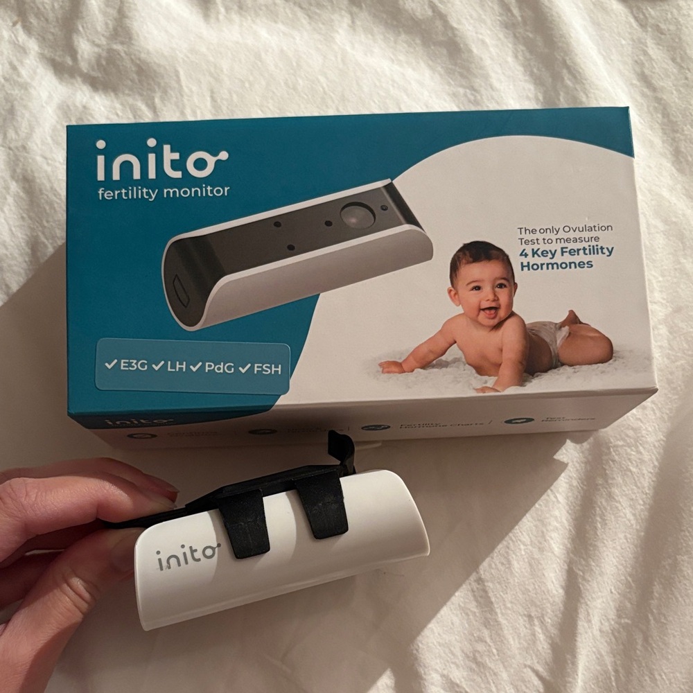 Inito Fertility Monitor for iPhone 13 Pro